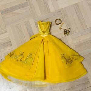 Disney Store - Beauty and the Beast Live Action Ballroom Belle Outfit